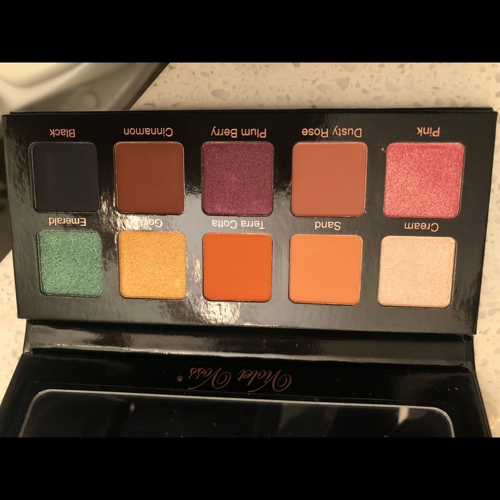Essentials pallete